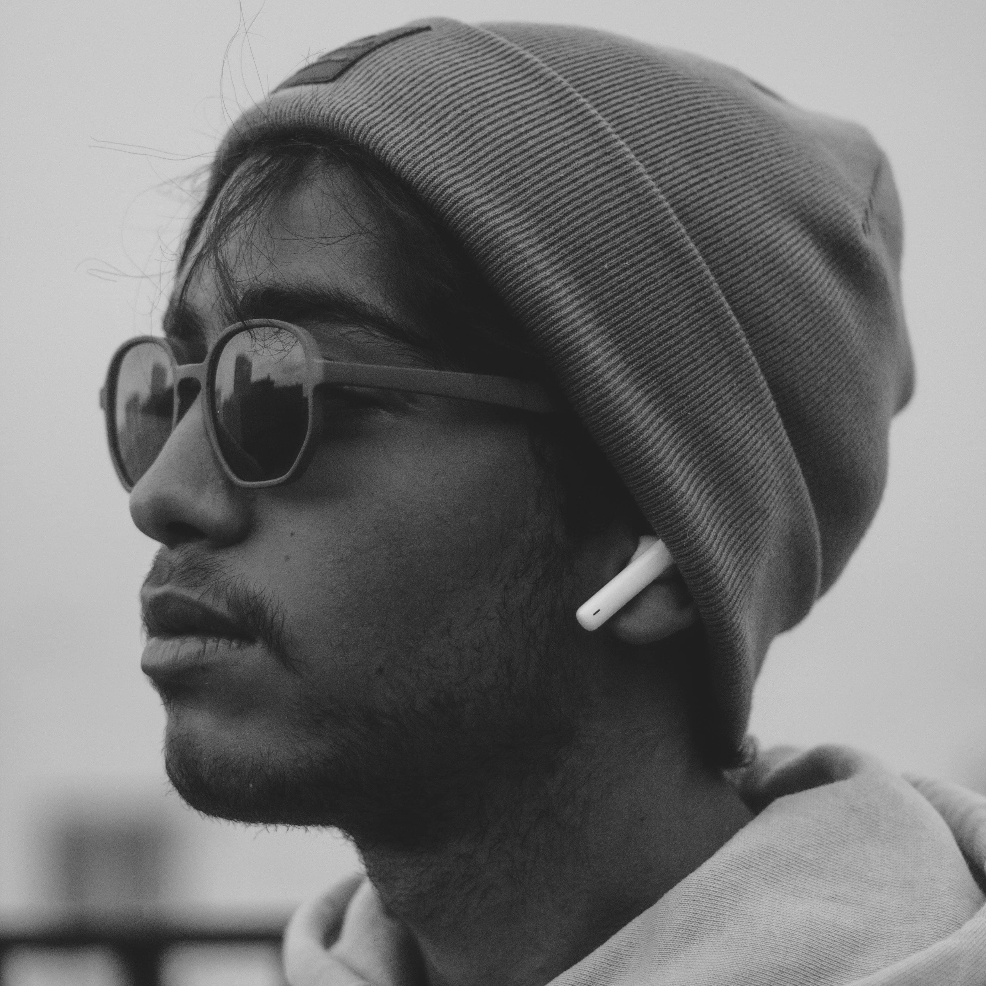 High-Definition Wireless Bluetooth Earbuds with Noise Cancellation