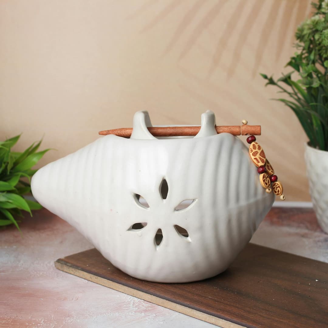 Decorative Porcelain Pot