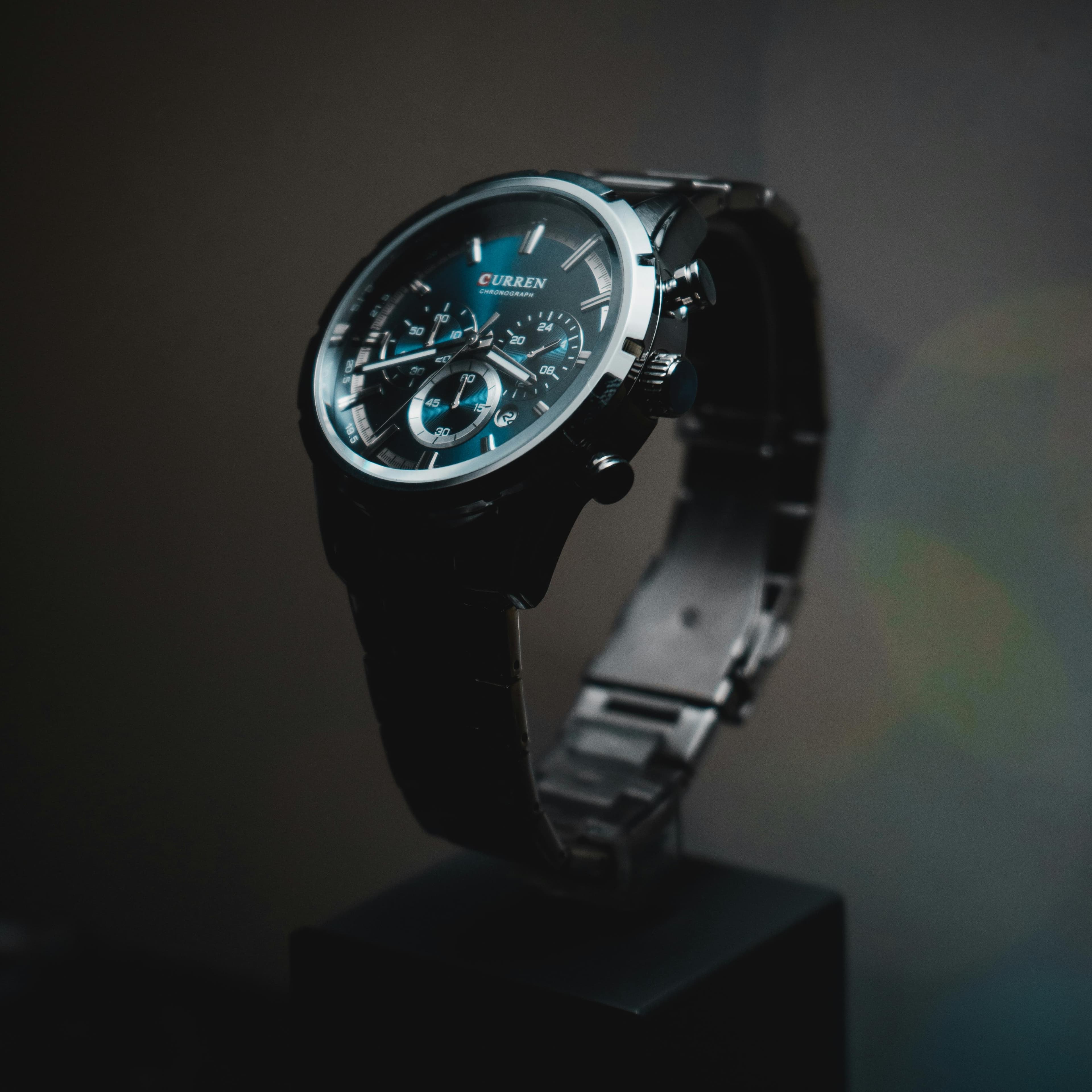 Stainless Steel Analog Wrist Watch for Men – Elegant Classic Design